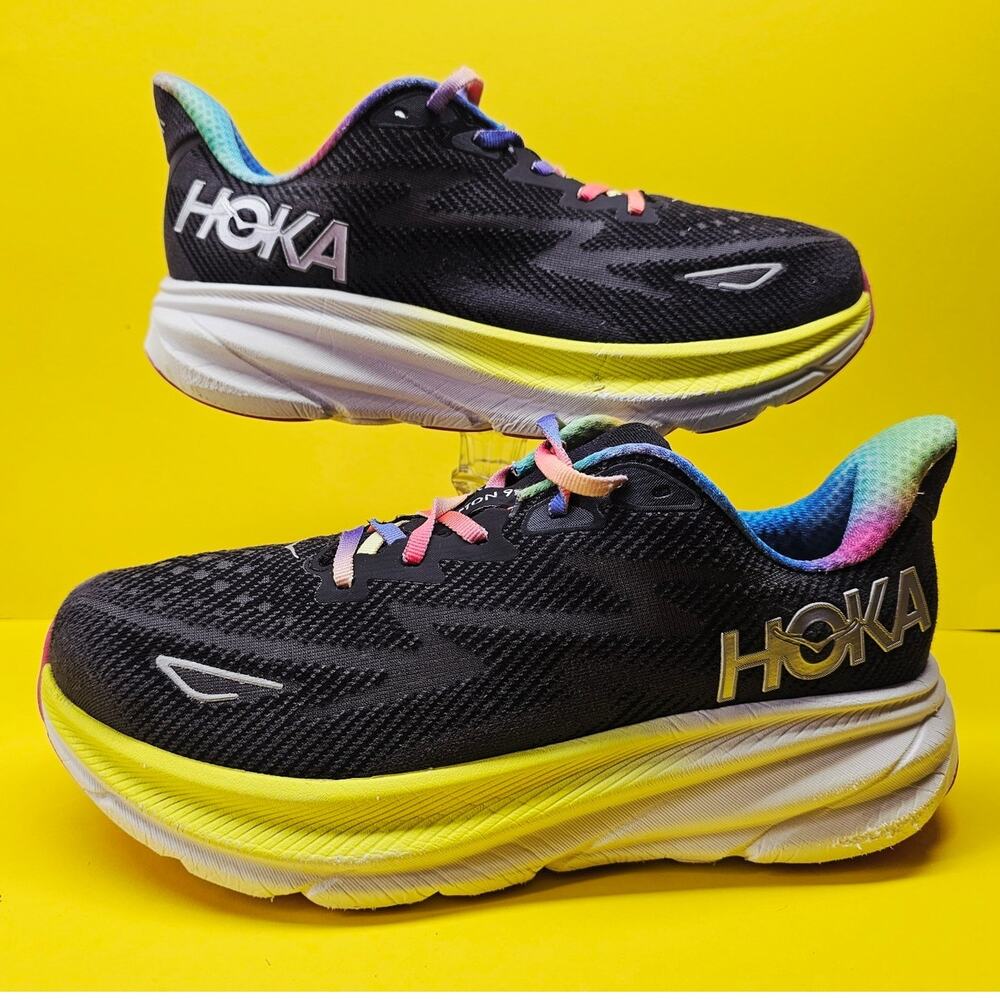 Wide Hoka Women 9.5 //